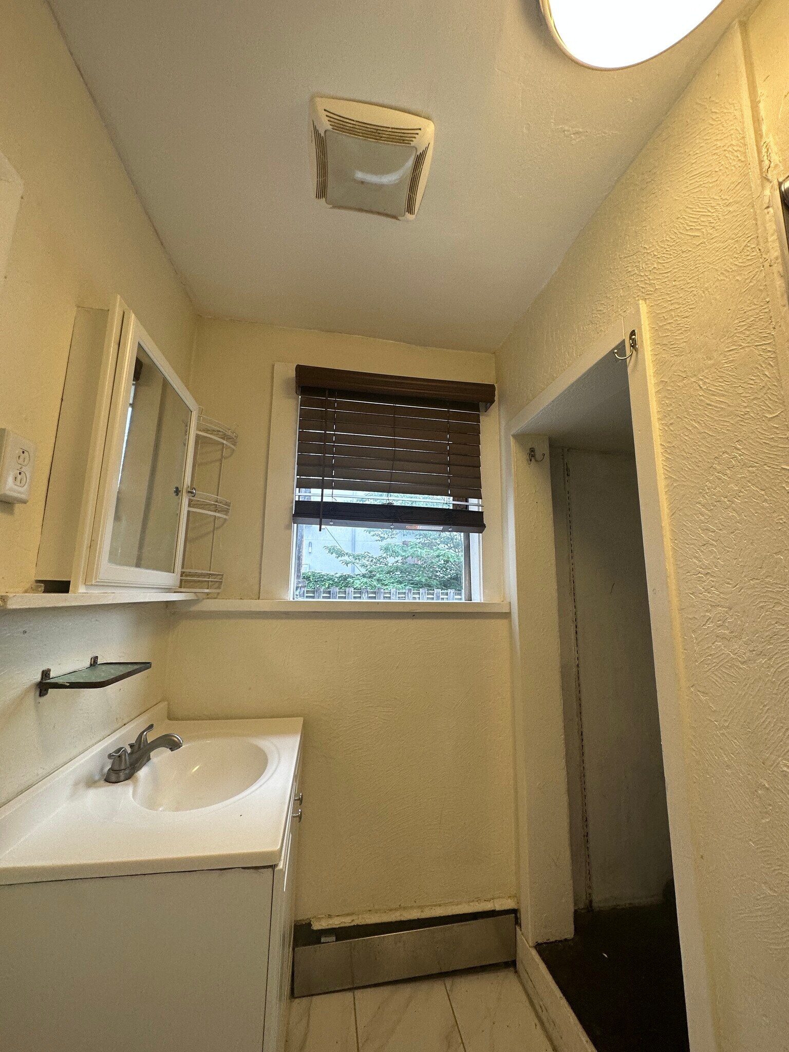 Building Photo - 917 Ellsworth St