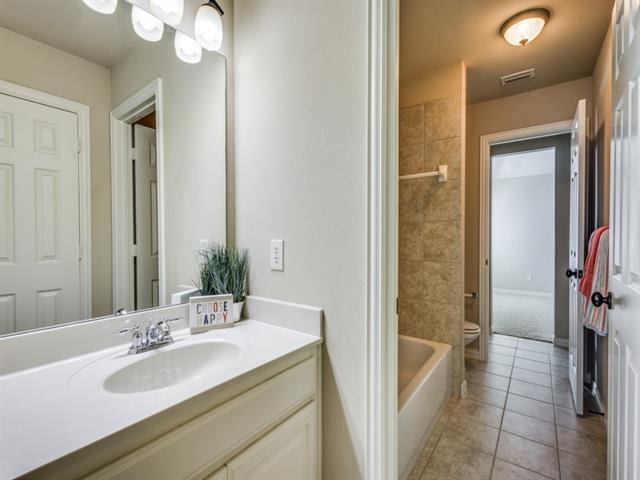 Building Photo - 832 Hidden Springs Ct