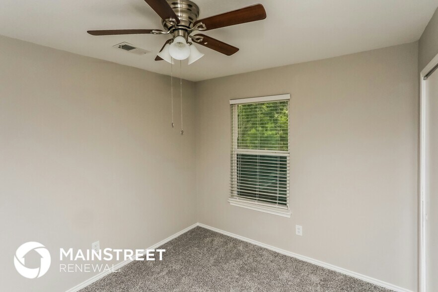 Building Photo - 10368 Wood Heights Dr