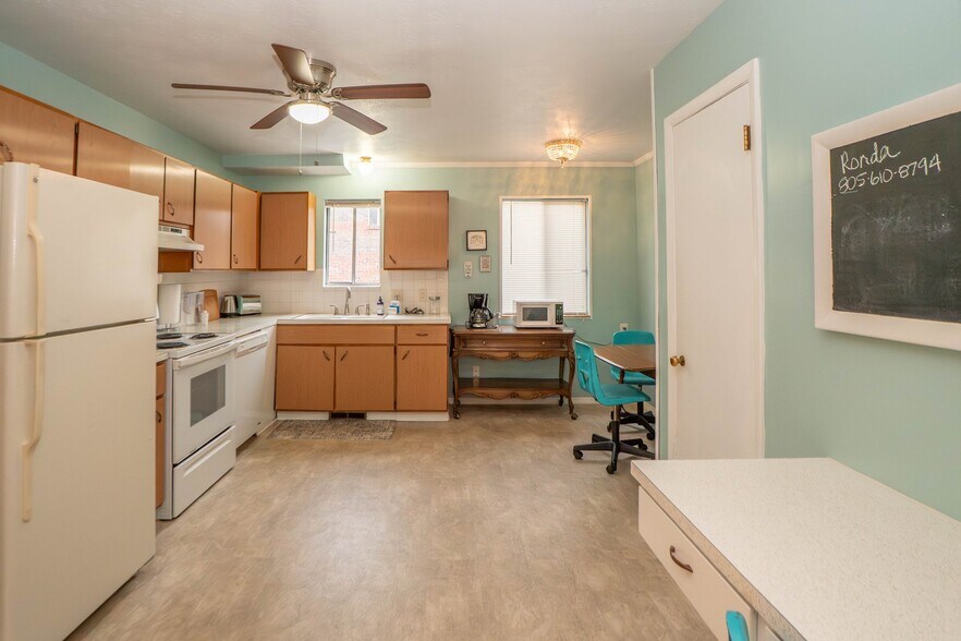 Building Photo - 1755 Cromwell Dr