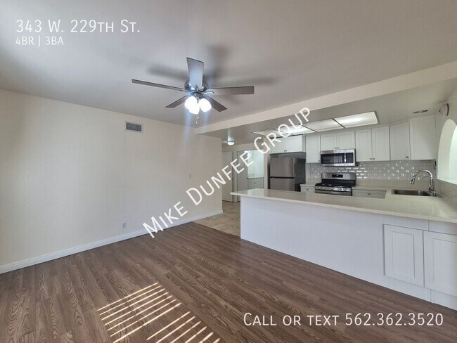 Building Photo - 343 W 229th St