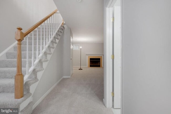 Building Photo - 7267 Olde Lantern Way