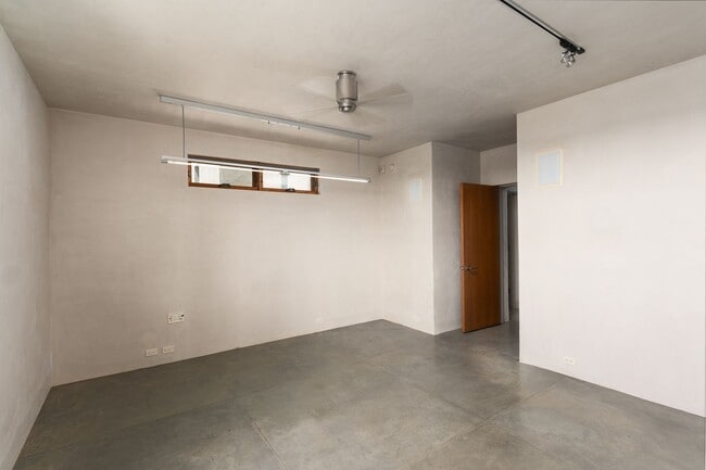 Building Photo - 875 Camino Francisca
