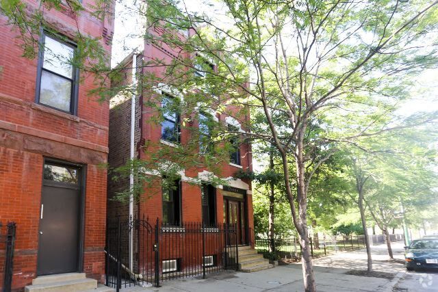 Building Photo - 1720 N Ashland Ave