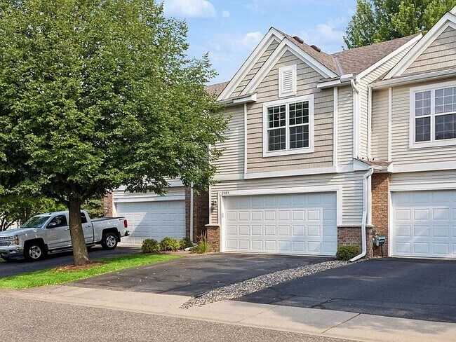 Building Photo - 2085 St Johns Ct