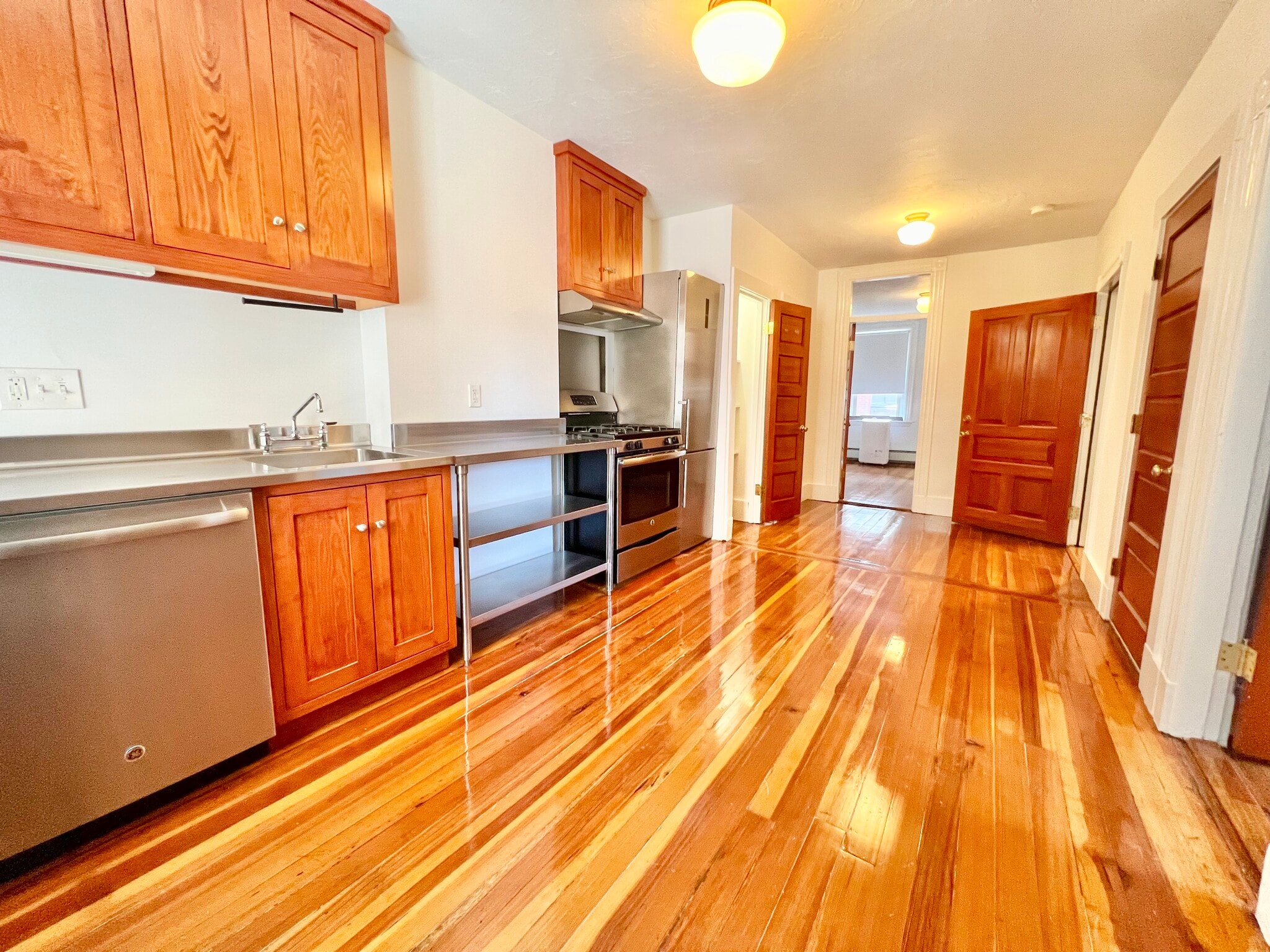 Building Photo - 9 Thacher Ct