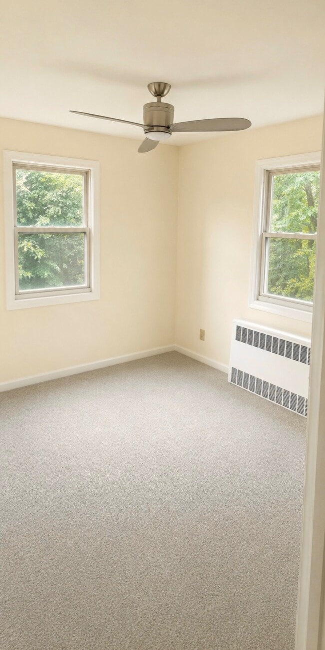 Building Photo - 35 Millers Ln