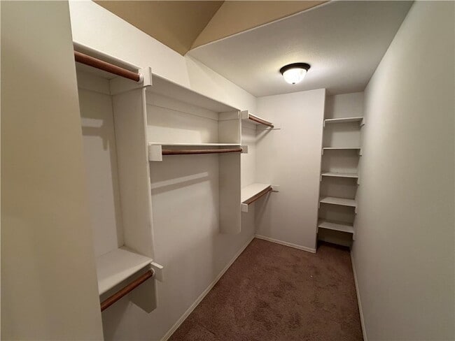 Building Photo - 3302 SW Briar Creek Ave