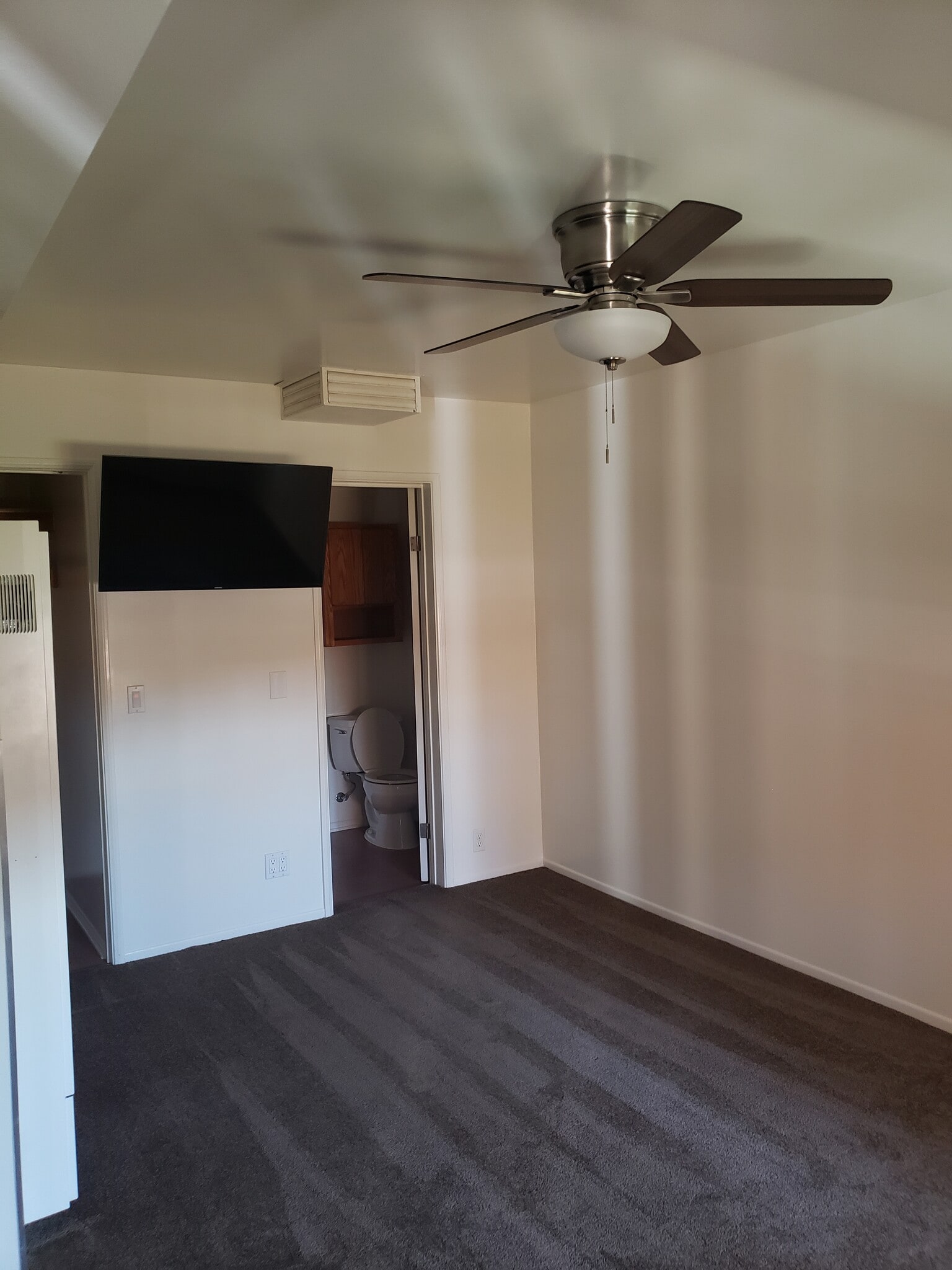 Building Photo - 10438 Irma Ave