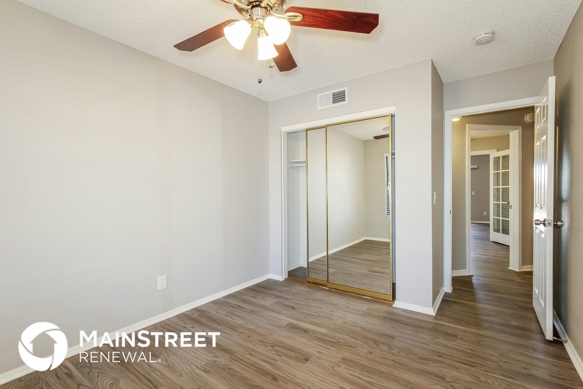 Building Photo - 8827 W Willowbrook Dr