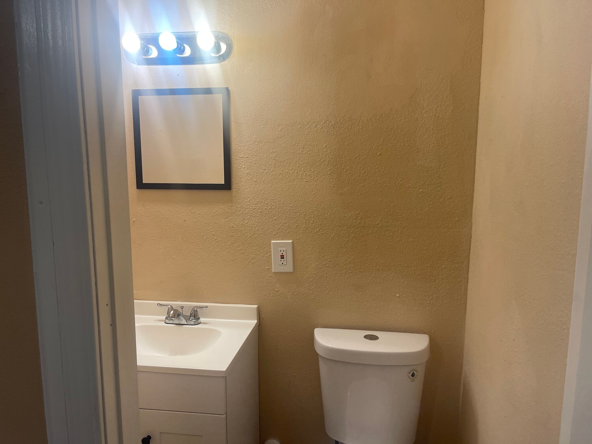 Building Photo - 5165 Washington Ave