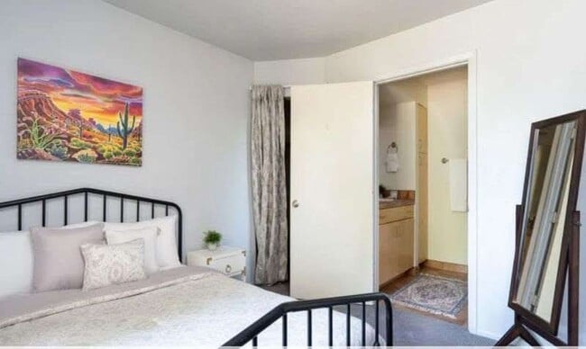 Primary Photo - Beautiful Furnished Condo all utilites inc...