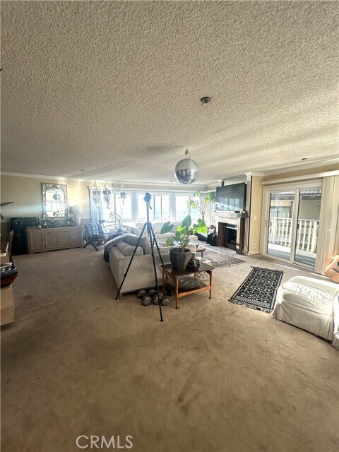 Building Photo - 625 Esplanade