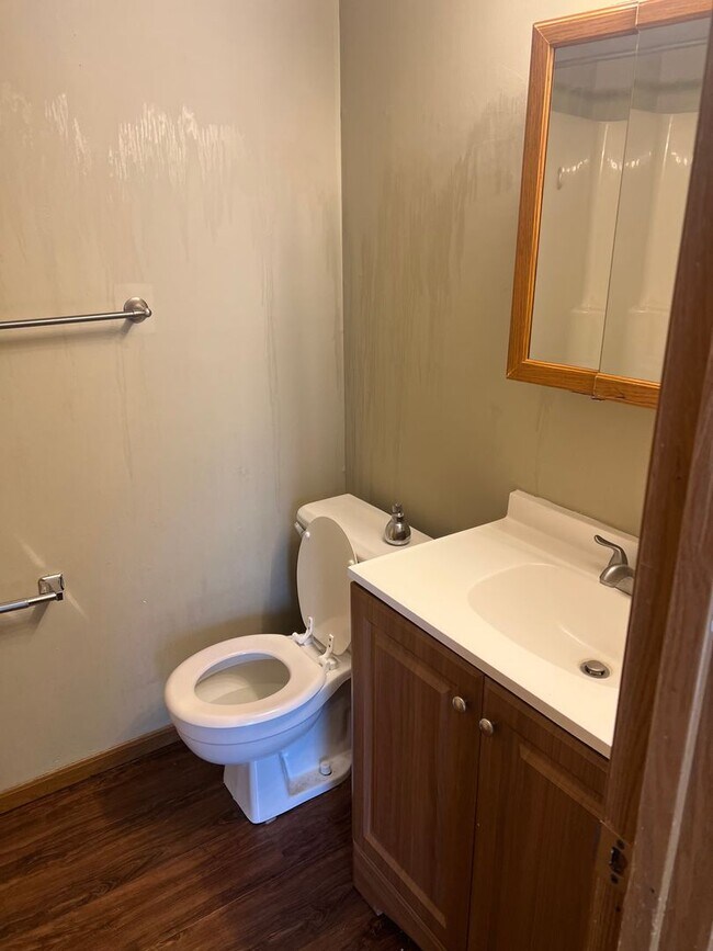 Building Photo - 630-632 W. Country Squire Ct.