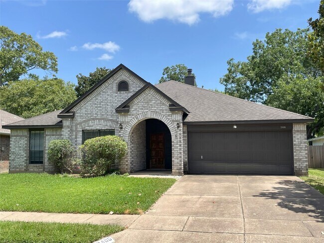 Building Photo - 2406 Old Dixie Dr