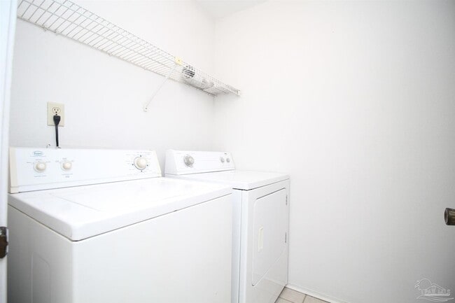 Building Photo - 4605 Lennox Pl