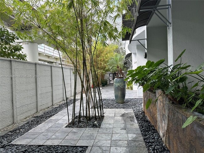 Building Photo - 234 NE 3rd St