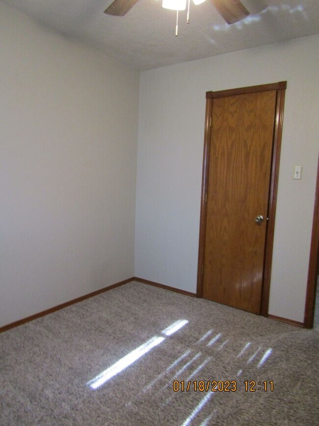 Building Photo - Great Home Located on the Eastside/Sungate...