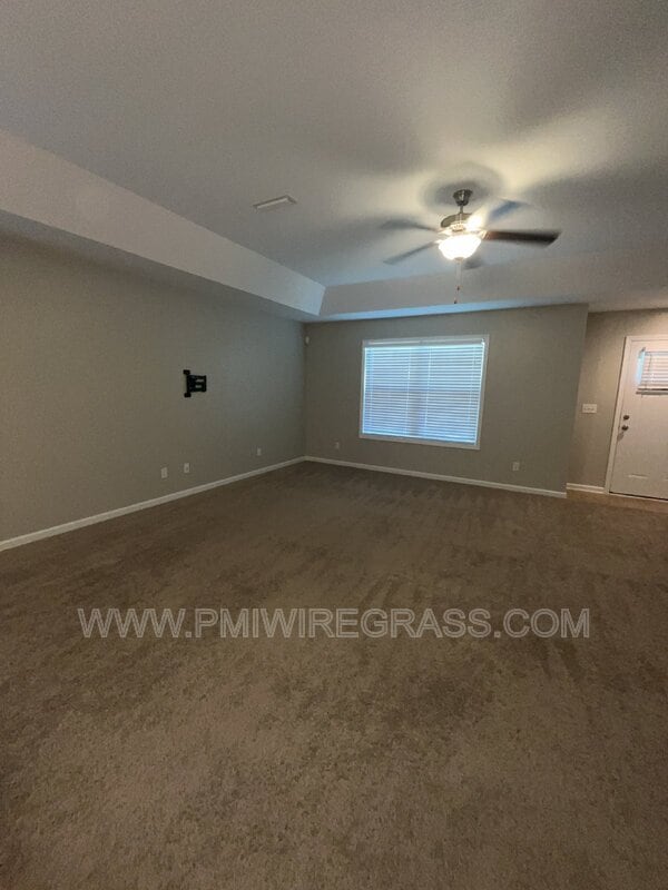 Building Photo - 214 Winterberry Way