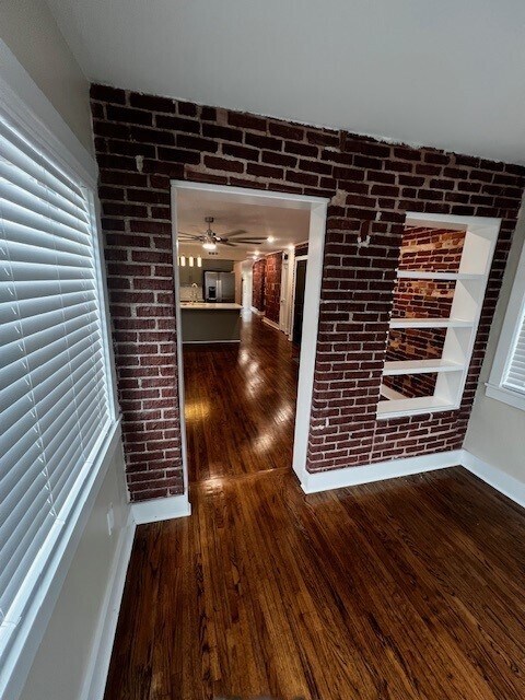 Building Photo - 2529 E Admiral Pl