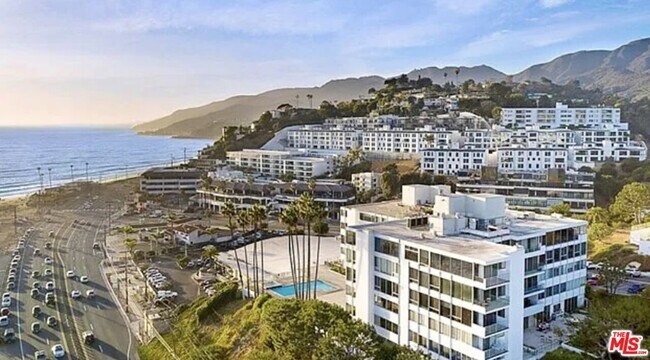 Building Photo - 17350 Sunset Blvd