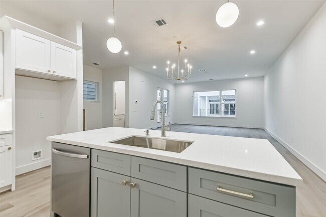 Building Photo - 7709 Earl Rudder Wy