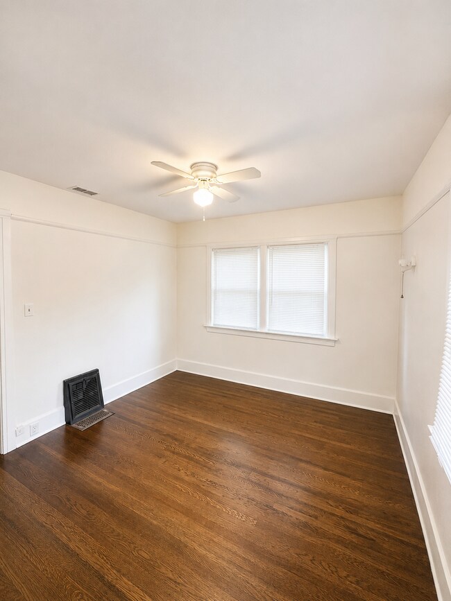 Building Photo - 120 H Ave