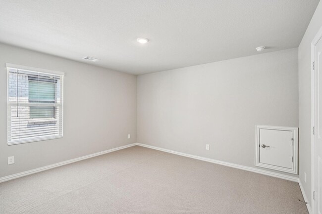 Building Photo - 714 London Town Ln