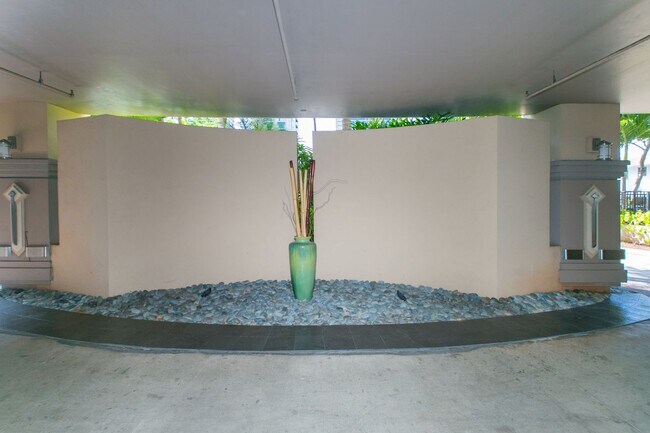 Building Photo - Loft at Waikiki - 2 Bdrm/2 Bath/2 Prkg - $4,500