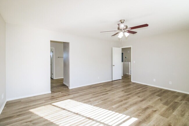 Building Photo - 3174 Hunter Farm Way