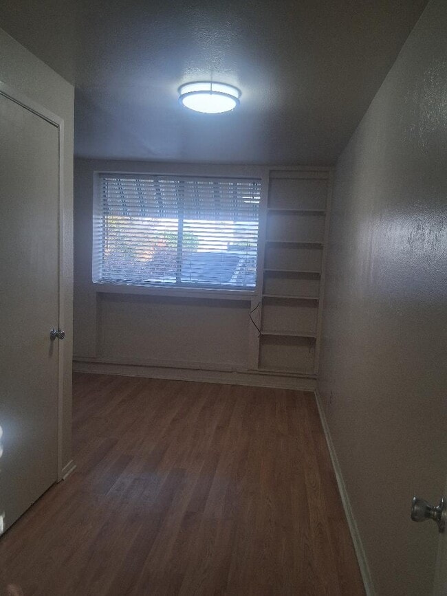 Building Photo - 1317 Chanticleer Ave