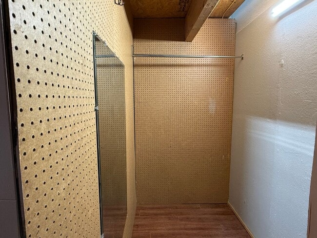 Building Photo - Immaculate Studio Apt. w/All utilities- Less than 5- minute drive to Downtown Bristol!