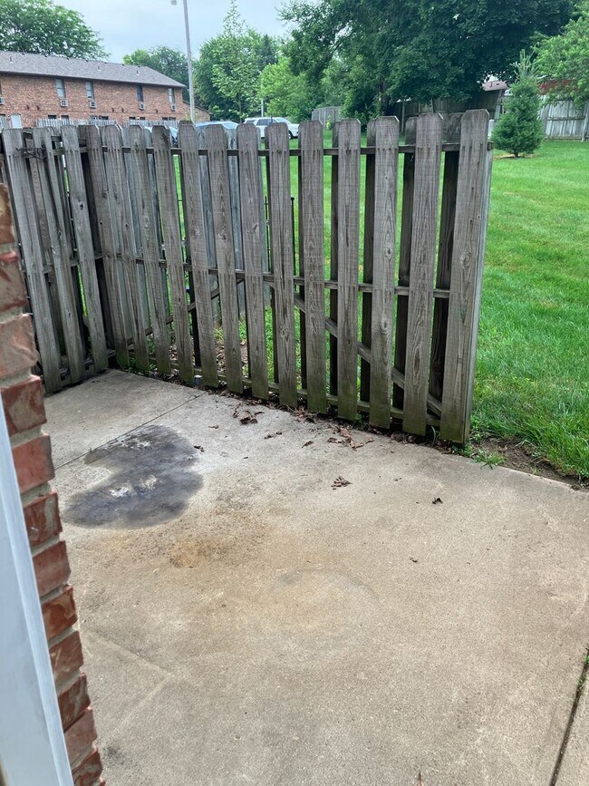 Building Photo - Troy Crossing - 2 Bedroom & 1.5 Bath Townh...