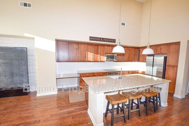 Building Photo - 202 Village Commons Blvd