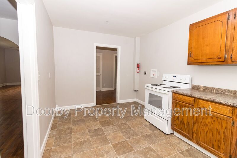 Building Photo - 124 S Seminole Dr