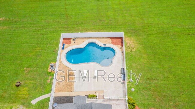 Building Photo - 15617 Mockingbird Ln