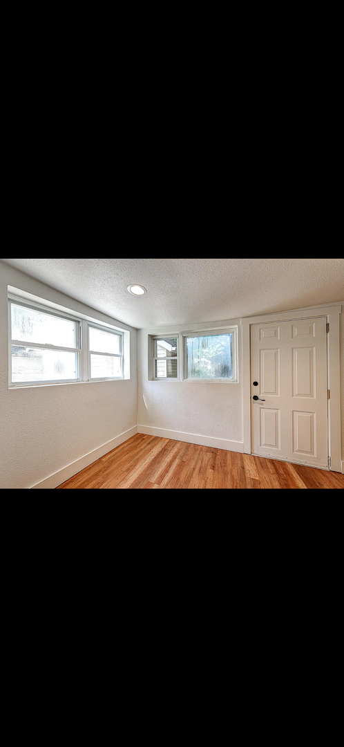 Building Photo - Available July 1st!  2-bedroom, 1-bathroom...