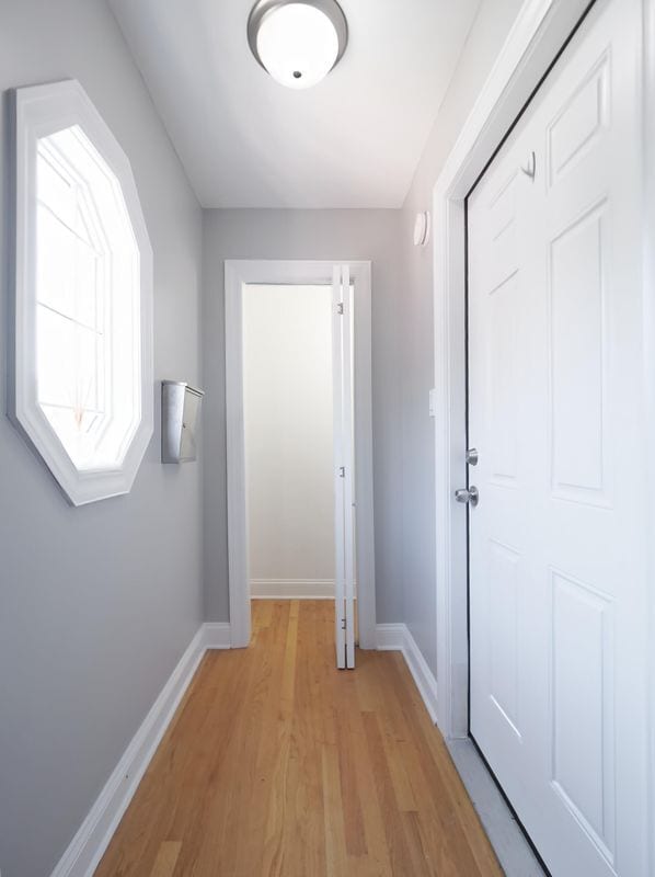 Building Photo - 6812 N Wolcott Ave