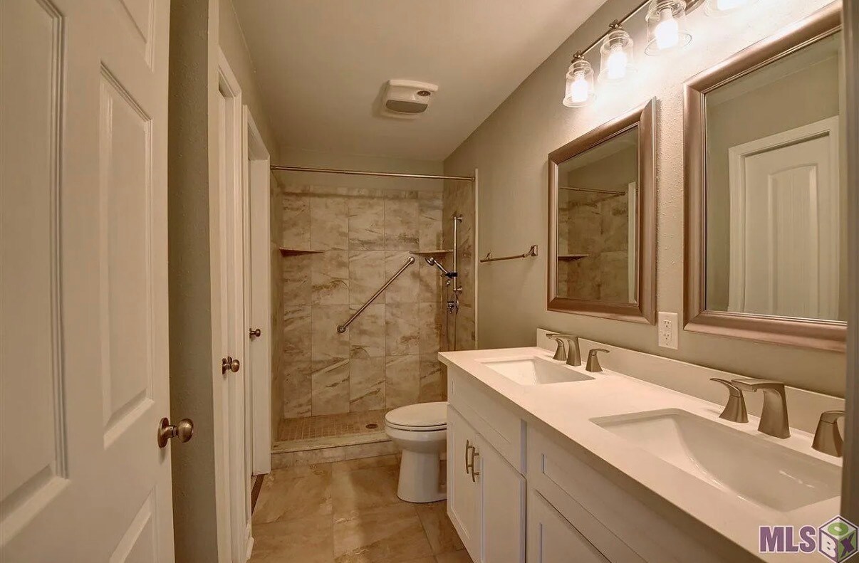 Master Bath - 1351 N Woodcrest Ave