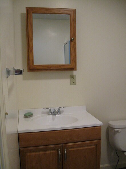 Building Photo - 210 N 9th St