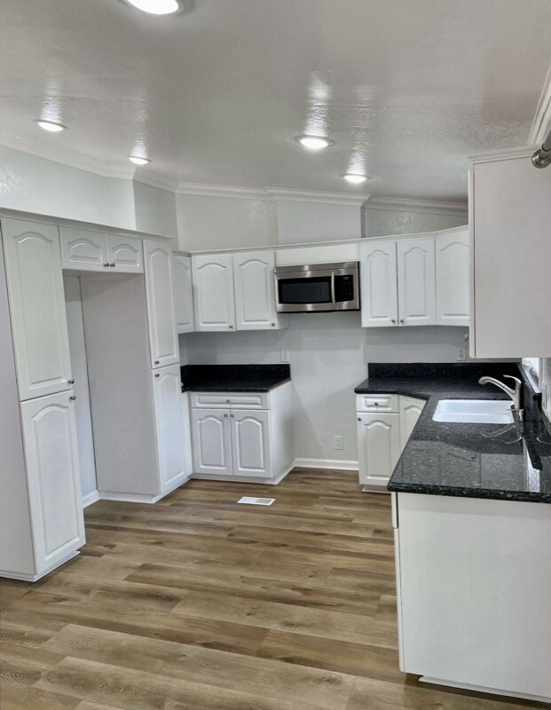 Building Photo - 27571 Amethyst Way