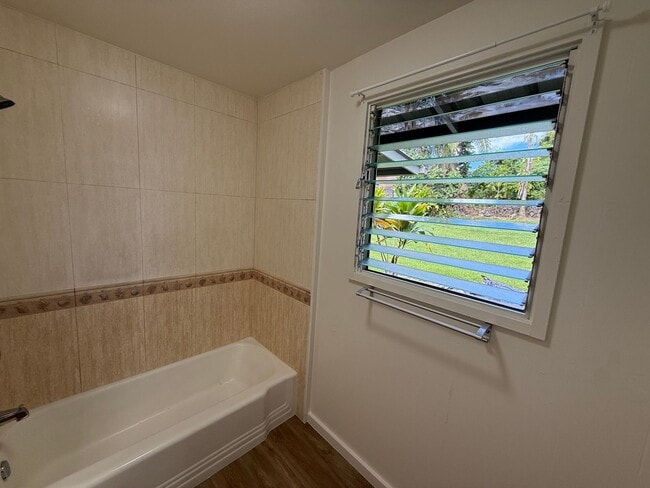 Building Photo - 3BD/2BA with extra living space new Kitche...