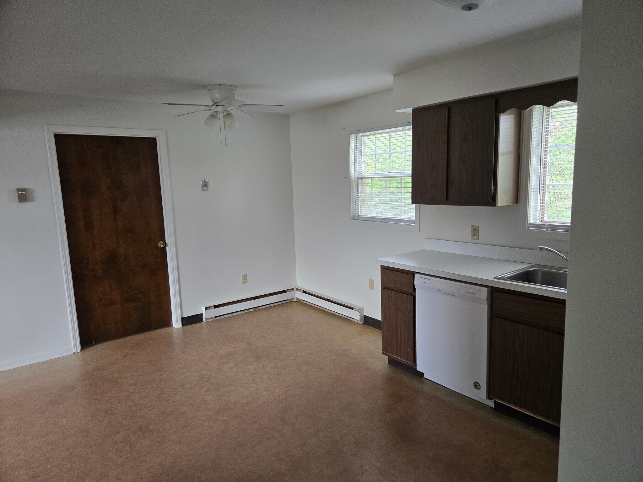 Building Photo - 1341 E Highland Ave