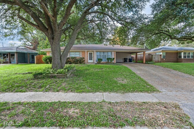 Building Photo - Home For Rent!