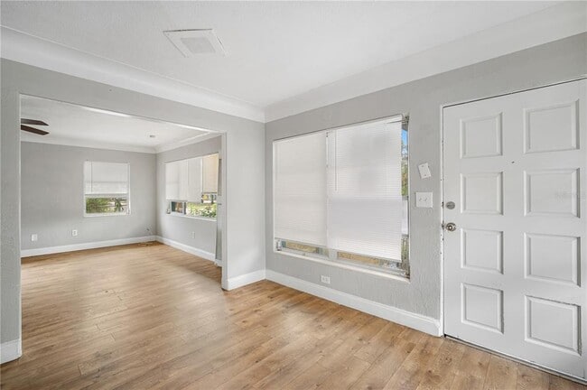 Building Photo - 2540 11th Ave S