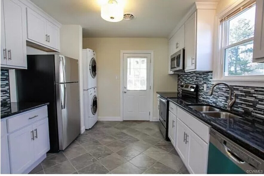 Building Photo - 2316 Carlisle Ct