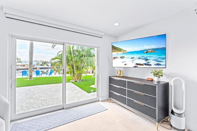 Building Photo - 1725 NE 23rd Ave