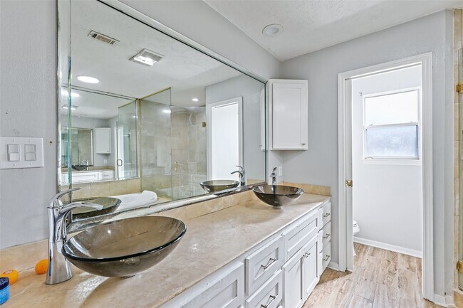 Building Photo - 10735 Kitty Brook Dr