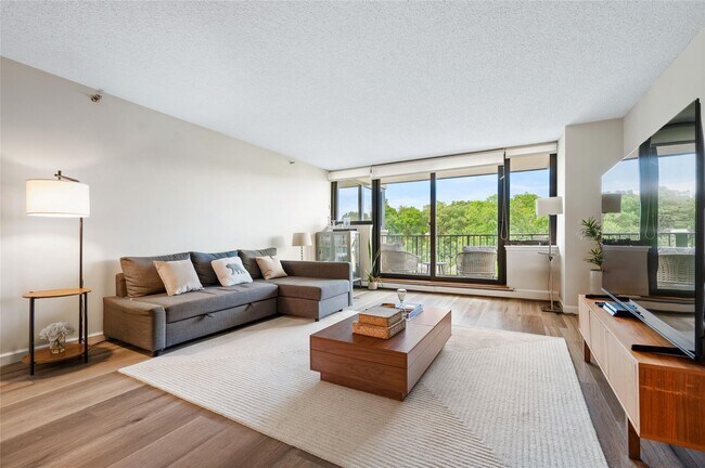 Building Photo - 25 Rockledge Ave