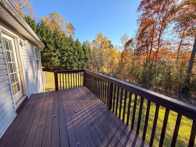 Building Photo - 116 Whipple Ln